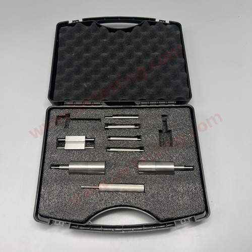 NF C61-314 French standard gauges case open